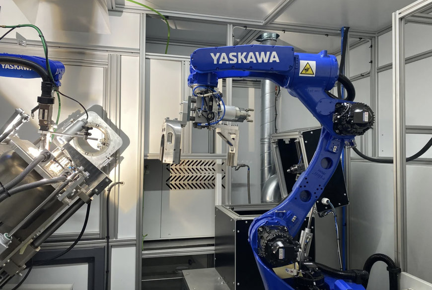 YASKAWA: Muffenschweißen für High-Tech-Gasflaschen - Handling- und Schweißroboter Arm in Arm